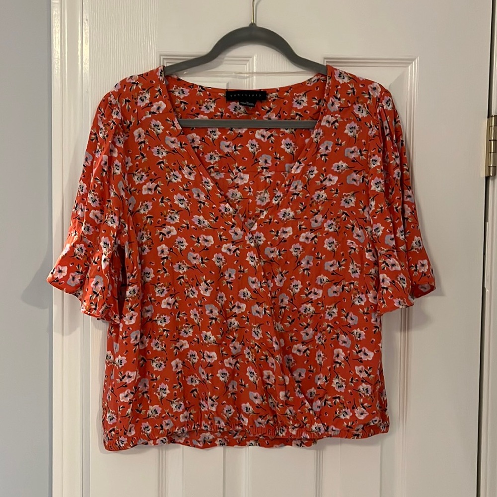 Size M Sanctuary Orange floral crop top